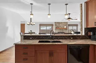 7067 Robinwood Trail, Woodbury, MN 55125 - Photo 14