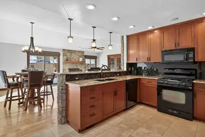 7067 Robinwood Trail, Woodbury, MN 55125 - Photo 12