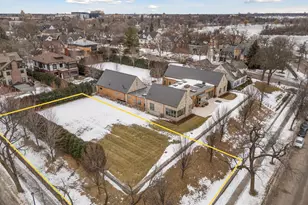 2501 E Lake Of The Isles Pkwy, Minneapolis, MN 55405 - Photo 10