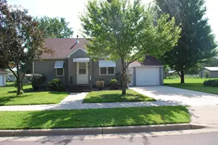 307 S Main St, Sherburn, MN 56171 - Photo 2