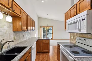 4520 Rosewood Ln N, Plymouth, MN 55442 - Photo 8