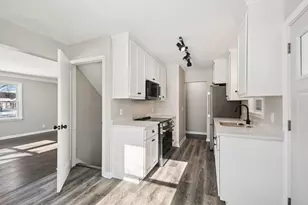 5325 Hiawatha Ln, Minneapolis, MN 55417 - Photo 8