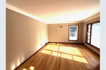 1415 Burke Avenue W, Roseville, MN 55113 - Photo 2