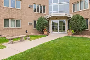 4370 Brookside Ct, Edina, MN 55436 - Photo 4