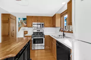 4609 Heather Way N, Oakdale, MN 55128 - Photo 6