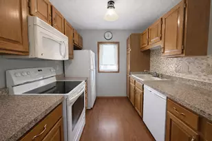 210 Sargent Dr, Red Wing, MN 55066 - Photo 2