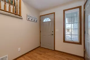 228 Grovebrook Circle, Mankato, MN 56001 - Photo 4