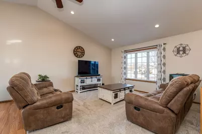 228 Grovebrook Circle, Mankato, MN 56001 - Photo 6