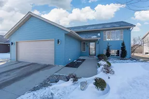 228 Grovebrook Circle, Mankato, MN 56001 - Photo 2