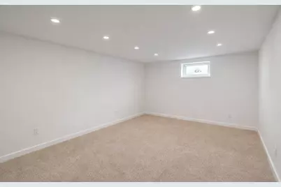 6330 Perry Avenue N, Brooklyn Center, MN 55429 - Photo 30