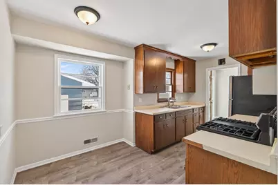 6330 Perry Avenue N, Brooklyn Center, MN 55429 - Photo 10