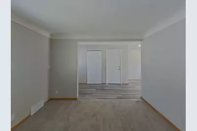 2931 Woodbridge Street, Roseville, MN 55113 - Photo 2