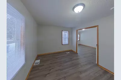 2144 Sherwood Avenue, Saint Paul, MN 55119 - Photo 6