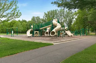 335 Queensland Ln N, Plymouth, MN 55447 - Photo 84