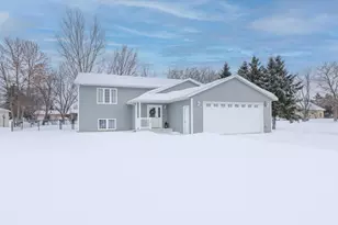 1120 Madisson St, Alexandria, MN 56308 - Photo 2