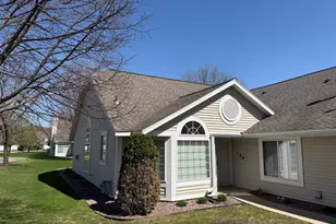 1940 Topaz Pointe Ln SW, Rochester, MN 55902 - Photo 2