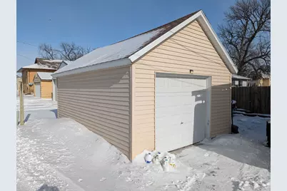 526 1st Avenue SE, Wells, MN 56097 - Photo 4