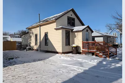 526 1st Avenue SE, Wells, MN 56097 - Photo 2