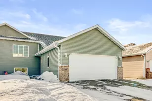 1549 34th Ave S, Moorhead, MN 56560 - Photo 2