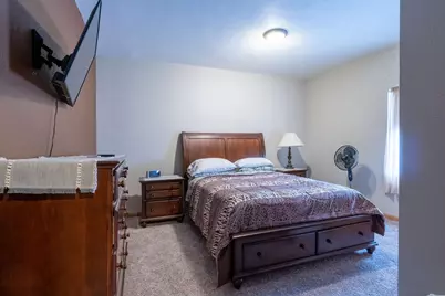 615 Central Avenue N, Valley City, ND 58072 - Photo 26