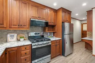 10212 Xerxes Ave S, Bloomington, MN 55431 - Photo 6