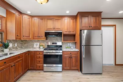 10212 Xerxes Avenue S, Bloomington, MN 55431 - Photo 4