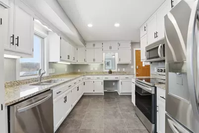 2524 Boone Avenue S, Saint Louis Park, MN 55426 - Photo 2