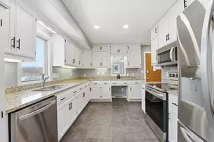 2524 Boone Ave S, Saint Louis Park, MN 55426 - Photo 2