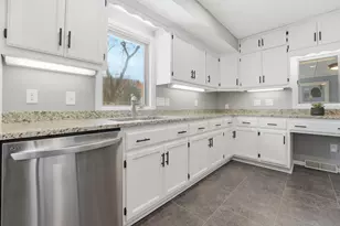 2524 Boone Ave S, Saint Louis Park, MN 55426 - Photo 4