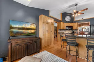 476 Hawthorn Rd, Circle Pines, MN 55014 - Photo 10