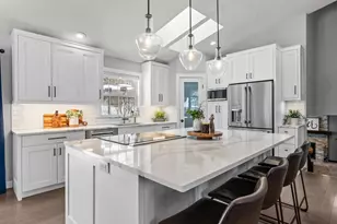 9201 La Rivier Ct, Eden Prairie, MN 55347 - Photo 4