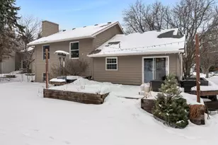 9201 La Rivier Ct, Eden Prairie, MN 55347 - Photo 22