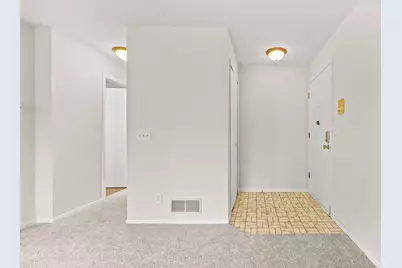 1049 Greenhaven Drive, Vadnais Heights, MN 55127 - Photo 10