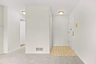 1049 Greenhaven Dr, Vadnais Heights, MN 55127 - Photo 10