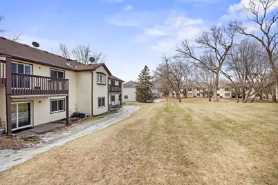 1049 Greenhaven Drive, Vadnais Heights, MN 55127 - Photo 4