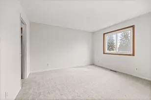 1049 Greenhaven Dr, Vadnais Heights, MN 55127 - Photo 12