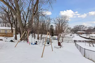 1241 Barclay St, Saint Paul, MN 55106 - Photo 18