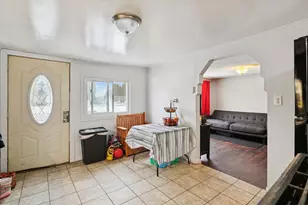 1241 Barclay St, Saint Paul, MN 55106 - Photo 4