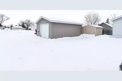 412 Kinney Avenue N, Thief River Falls, MN 56701 - Photo 18