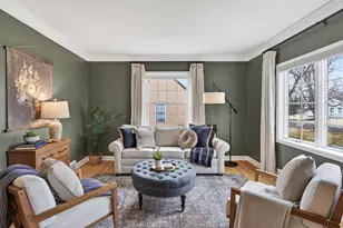 2712 5th Ave E, North Saint Paul, MN 55109 - Photo 2