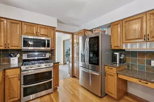 212 Geneva Blvd, Burnsville, MN 55306 - Photo 8