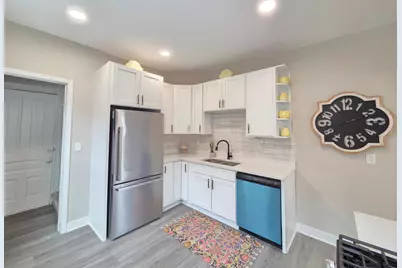 1323 Lincoln Avenue, Saint Paul, MN 55105 - Photo 8