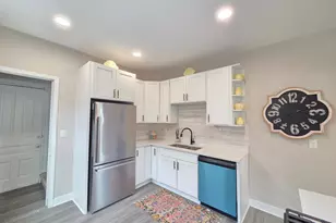 1323 Lincoln Ave, Saint Paul, MN 55105 - Photo 8