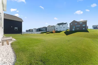 8345 Shire Trail, Woodbury, MN 55129 - Photo 6