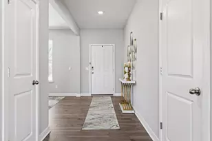 1663 Oak Crk Dr, Chaska, MN 55318 - Photo 2