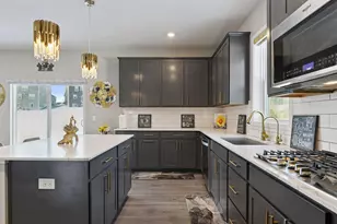 1663 Oak Crk Dr, Chaska, MN 55318 - Photo 14