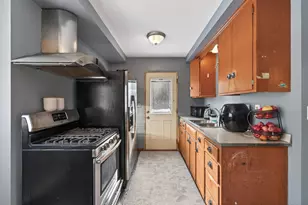 83 Farrell St N, Maplewood, MN 55119 - Photo 8