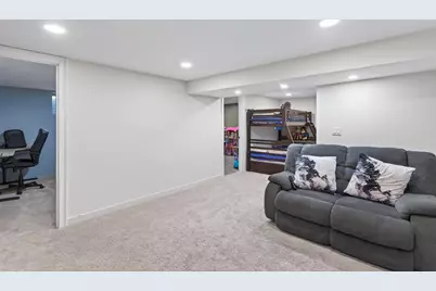 83 Farrell Street N, Maplewood, MN 55119 - Photo 20