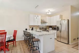 626 Willoughby Way W, Hopkins, MN 55305 - Photo 8