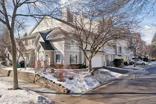 626 Willoughby Way W, Hopkins, MN 55305 - Photo 1